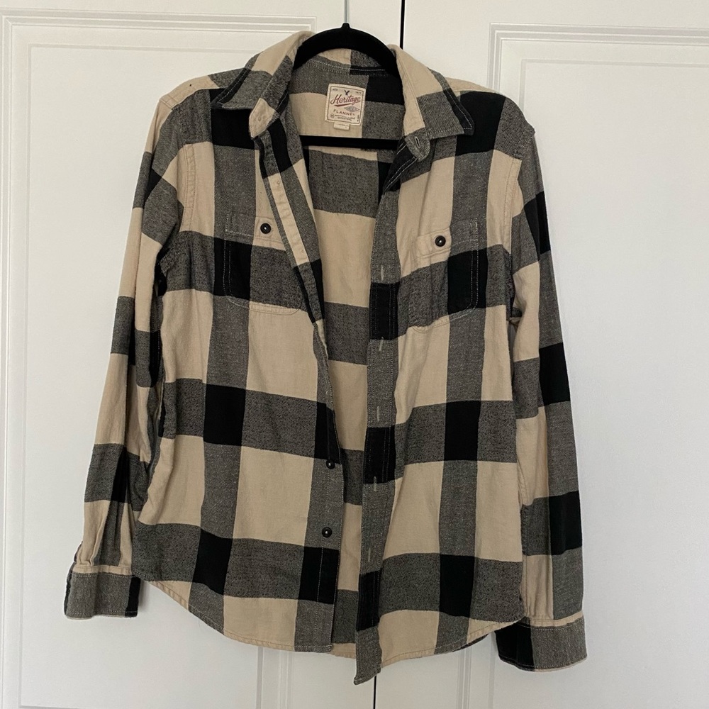 American Eagle Cream and Black Flannel Size M